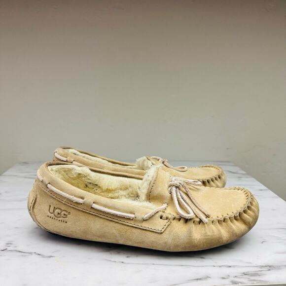 Ugg Dakota Tan Leather Lined Slip On Moccasins Womens Size 8 - Picture 4 of 9